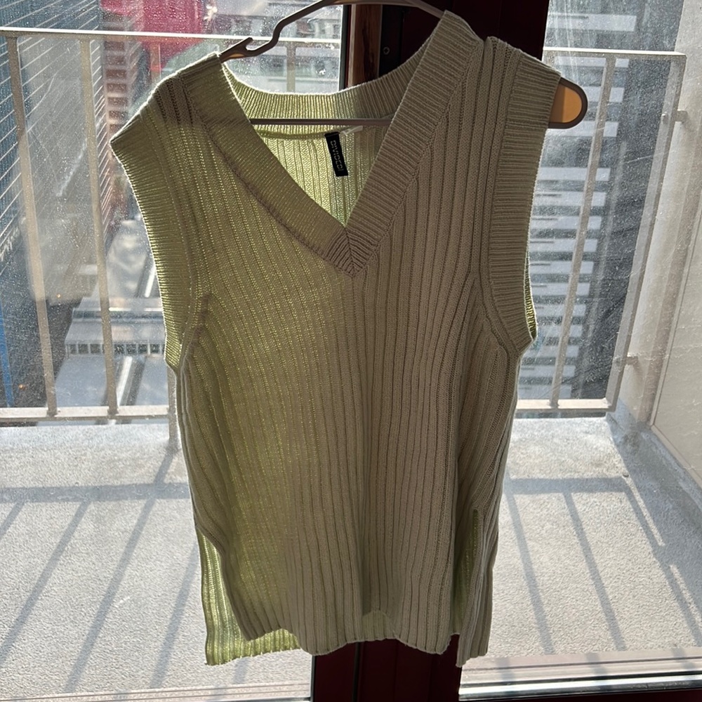 H&M sweater vest